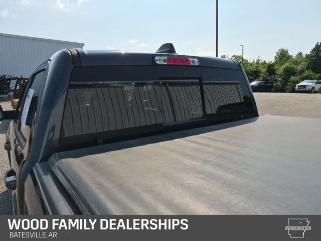 2020 RAM 1500 Laramie Crew Cab 4x4 6'4' Box