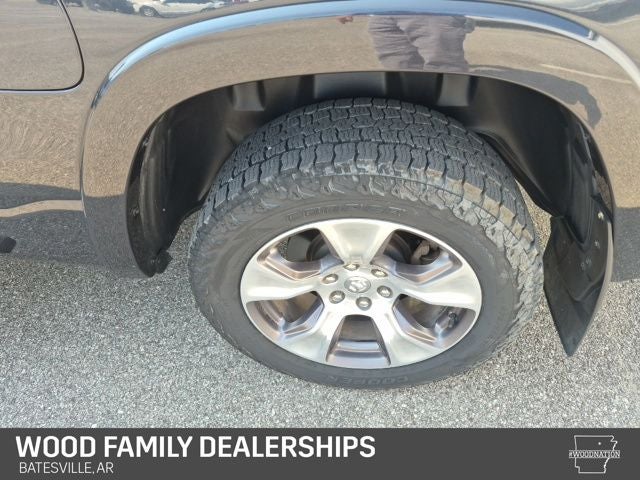 2020 RAM 1500 Laramie Crew Cab 4x4 6'4' Box
