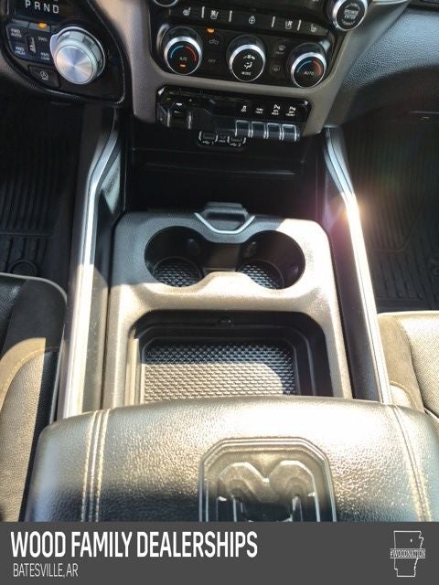 2020 RAM 1500 Laramie Crew Cab 4x4 6'4' Box