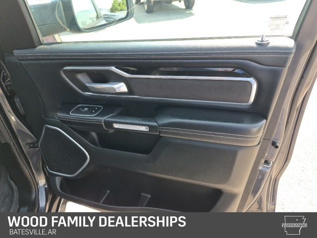 2020 RAM 1500 Laramie Crew Cab 4x4 6'4' Box