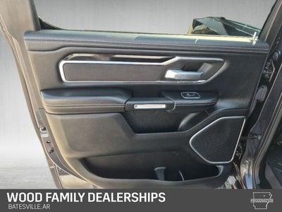 2020 RAM 1500 Laramie Crew Cab 4x4 6'4' Box
