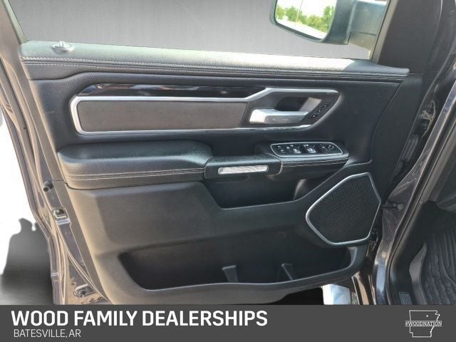 2020 RAM 1500 Laramie Crew Cab 4x4 6'4' Box