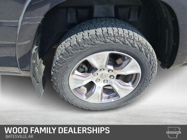 2020 RAM 1500 Laramie Crew Cab 4x4 6'4' Box