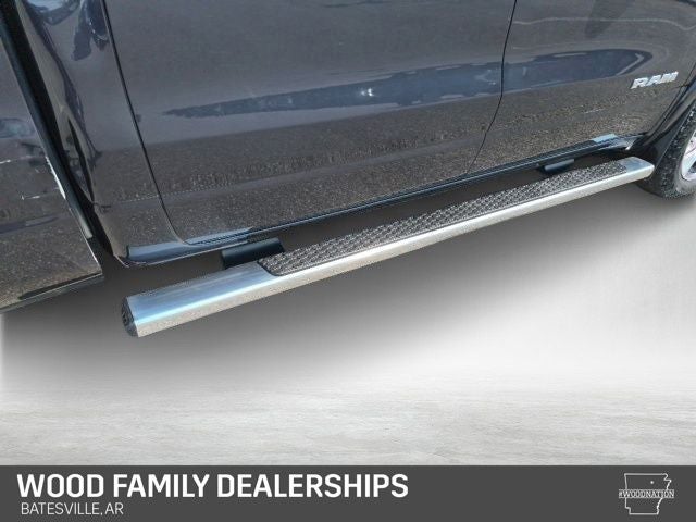 2020 RAM 1500 Laramie Crew Cab 4x4 6'4' Box