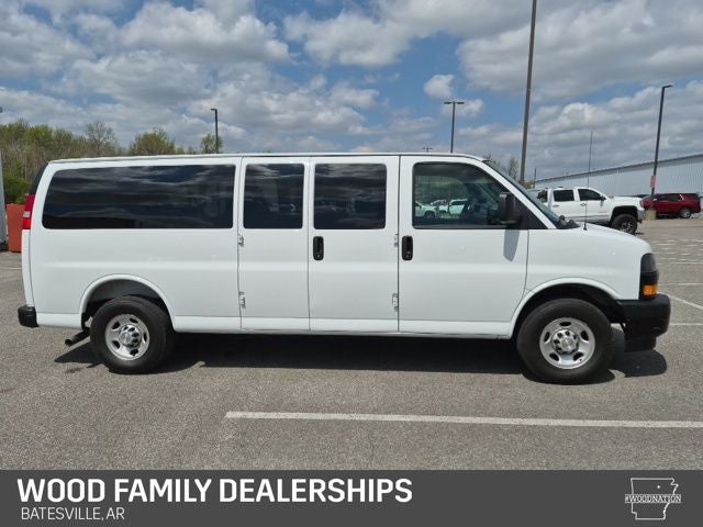 2025 Chevrolet Express Passenger RWD 3500 Extended Wheelbase LS