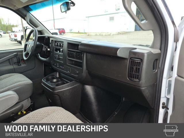 2025 Chevrolet Express Passenger RWD 3500 Extended Wheelbase LS