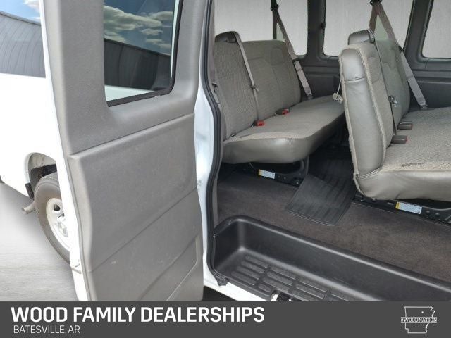 2025 Chevrolet Express Passenger RWD 3500 Extended Wheelbase LS