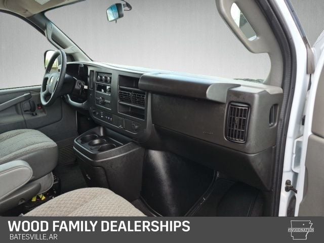 2025 Chevrolet Express Passenger RWD 3500 Extended Wheelbase LS