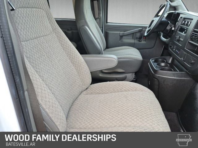 2025 Chevrolet Express Passenger RWD 3500 Extended Wheelbase LS