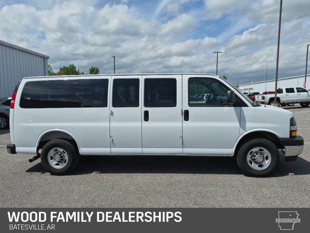 2025 Chevrolet Express Passenger RWD 3500 Extended Wheelbase LT