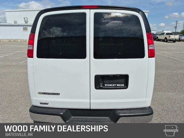 2025 Chevrolet Express Passenger RWD 3500 Extended Wheelbase LT