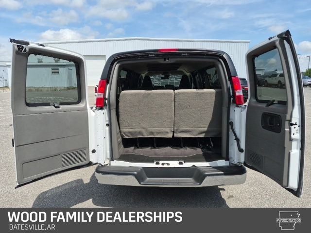 2025 Chevrolet Express Passenger RWD 3500 Extended Wheelbase LT