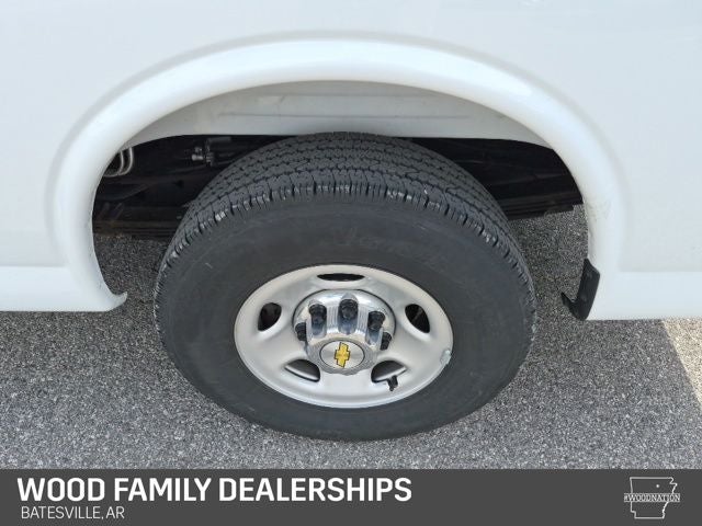 2025 Chevrolet Express Passenger RWD 3500 Extended Wheelbase LT