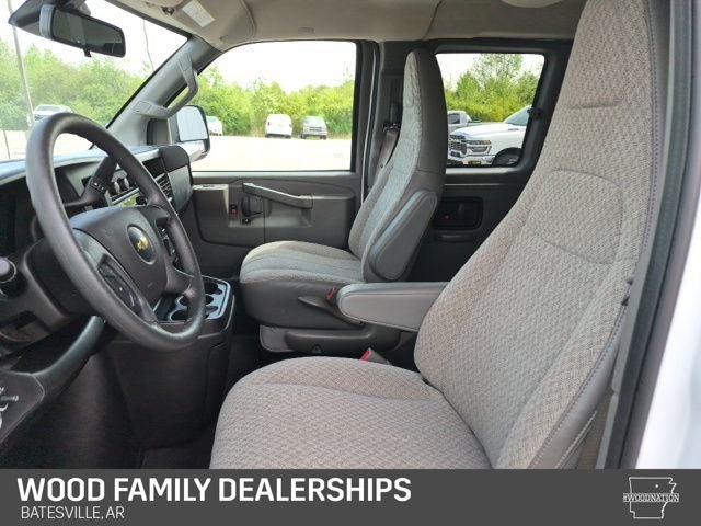 2025 Chevrolet Express Passenger RWD 3500 Extended Wheelbase LT