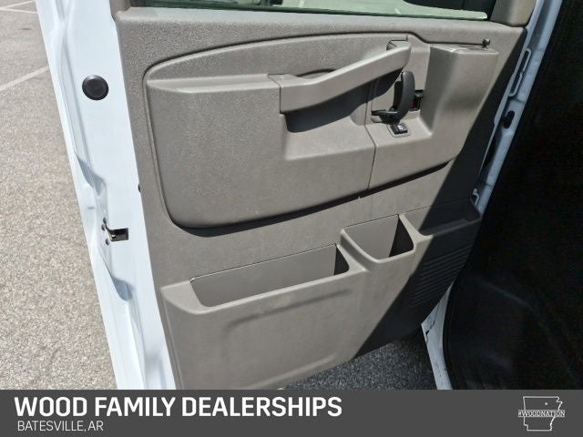 2025 Chevrolet Express Passenger RWD 3500 Extended Wheelbase LT