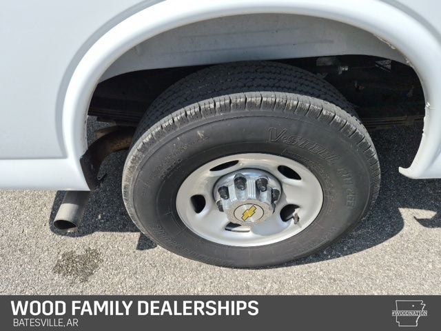 2025 Chevrolet Express Passenger RWD 3500 Extended Wheelbase LT