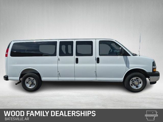 2025 Chevrolet Express Passenger RWD 3500 Extended Wheelbase LT