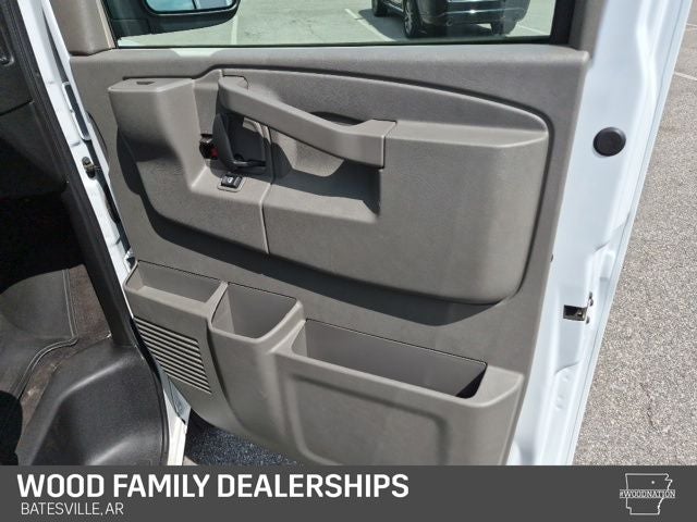 2025 Chevrolet Express Passenger RWD 3500 Extended Wheelbase LT