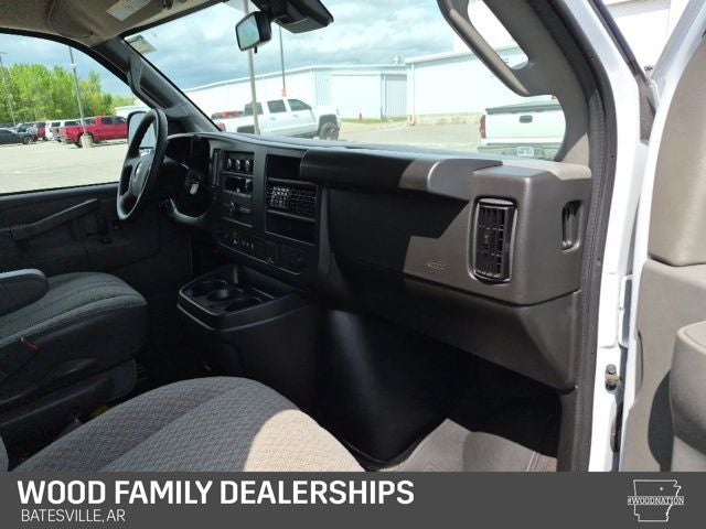 2025 Chevrolet Express Passenger RWD 3500 Extended Wheelbase LT