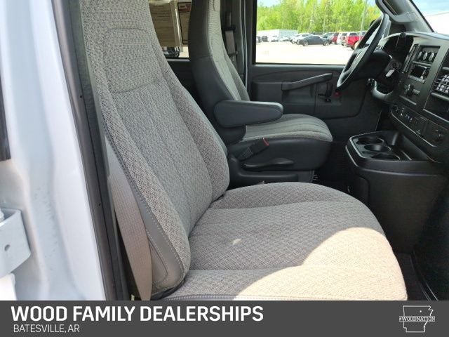2025 Chevrolet Express Passenger RWD 3500 Extended Wheelbase LT
