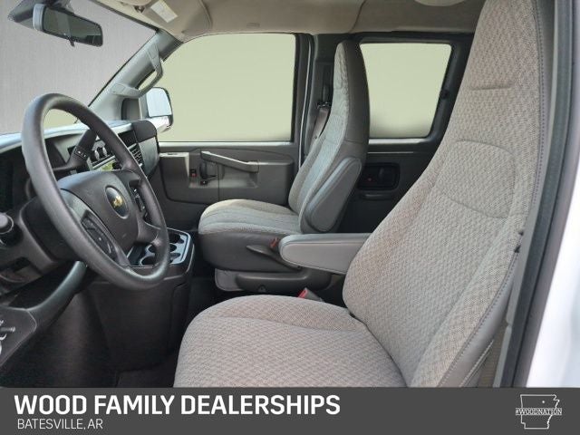 2025 Chevrolet Express Passenger RWD 3500 Extended Wheelbase LT
