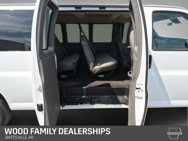 2025 Chevrolet Express Passenger RWD 3500 Extended Wheelbase LT