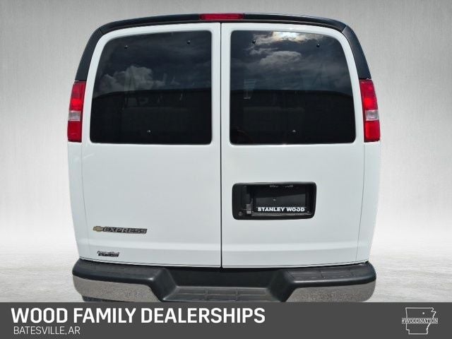 2025 Chevrolet Express Passenger RWD 3500 Extended Wheelbase LT