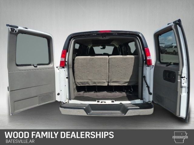 2025 Chevrolet Express Passenger RWD 3500 Extended Wheelbase LT