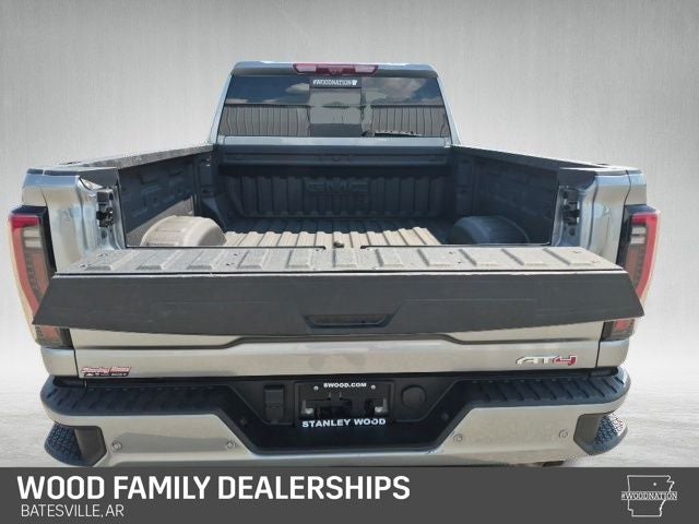 2025 GMC Sierra 2500HD 4WD Crew Cab Standard Bed AT4