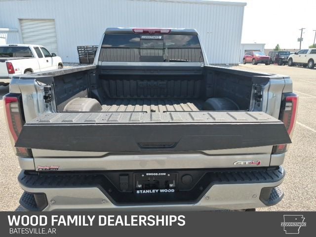 2025 GMC Sierra 2500HD 4WD Crew Cab Standard Bed AT4