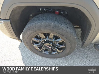 2025 GMC Sierra 2500HD 4WD Crew Cab Standard Bed AT4