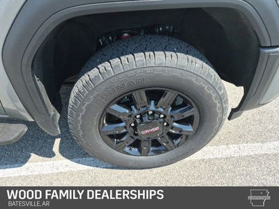 2025 GMC Sierra 2500HD 4WD Crew Cab Standard Bed AT4