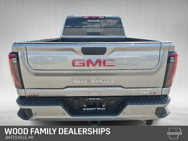 2025 GMC Sierra 2500HD 4WD Crew Cab Standard Bed AT4