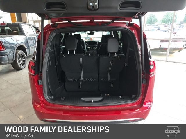 2027 Chrysler Pacifica PACIFICA SELECT