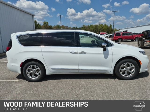 2023 Chrysler Pacifica Limited AWD