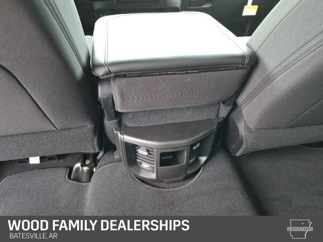 2026 RAM 2500 RAM 2500 BLACK EXPRESS CREW CAB 4X4 6'4' BOX