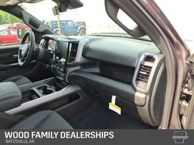 2026 RAM 1500 RAM 1500 EXPRESS CREW CAB 4X4 5'7' BOX