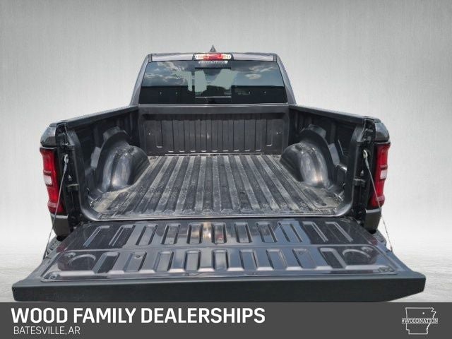 2026 RAM 1500 RAM 1500 EXPRESS CREW CAB 4X4 5'7' BOX