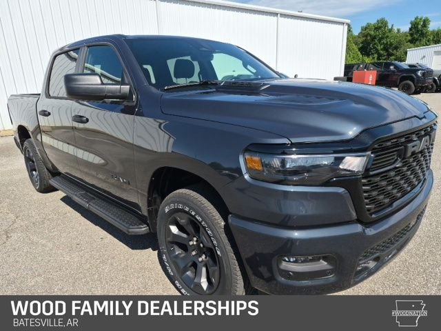2026 RAM 1500 RAM 1500 EXPRESS CREW CAB 4X4 5'7' BOX