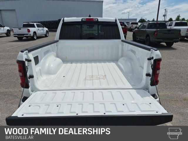 2026 RAM 1500 RAM 1500 EXPRESS CREW CAB 4X4 5'7' BOX