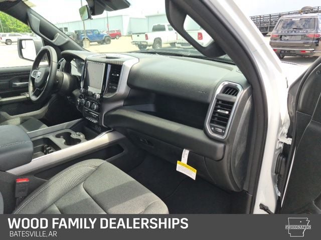 2026 RAM 1500 RAM 1500 EXPRESS CREW CAB 4X4 5'7' BOX