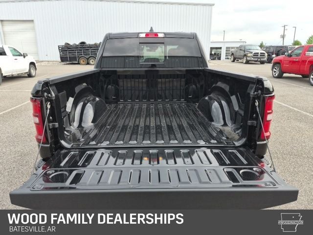 2026 RAM 1500 RAM 1500 EXPRESS CREW CAB 4X4 5'7' BOX