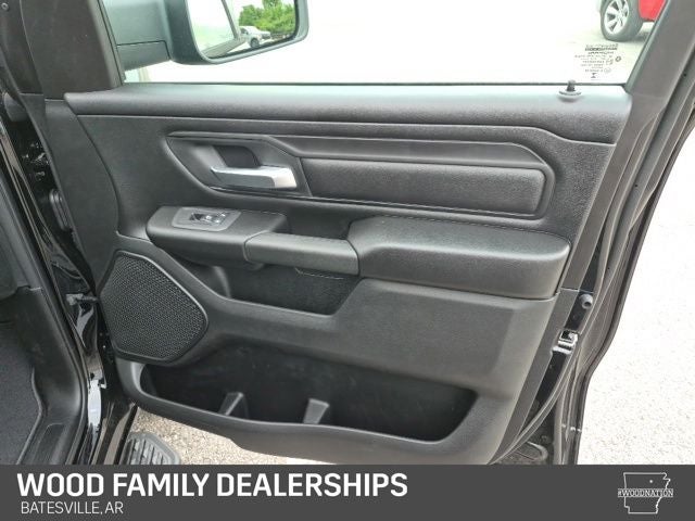 2026 RAM 1500 RAM 1500 EXPRESS CREW CAB 4X4 5'7' BOX