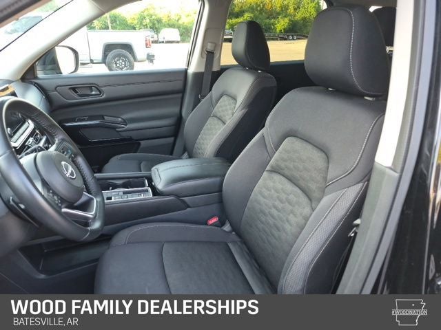 2025 Nissan Pathfinder SV FWD