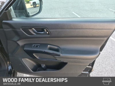 2025 Nissan Pathfinder SV FWD